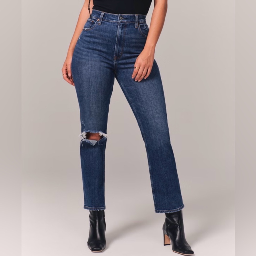 Abercrombie & Fitch Curve Love Ultra High Rise Ankle Straight - Medium Destroy